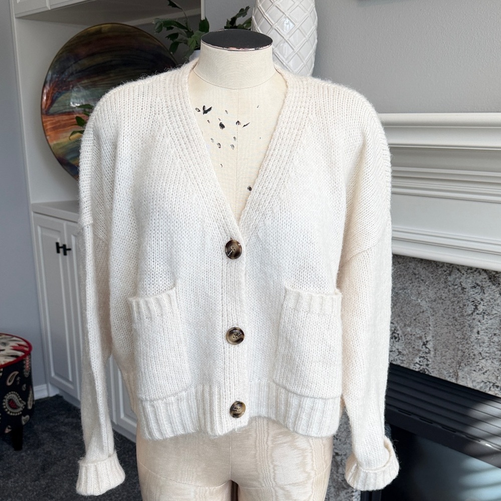 Vero Moda Cream Button-Up Cardigan